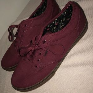 Vans Authentic Shoes (Maroon)